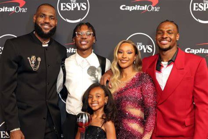 A Basketball Legend And His Family Life