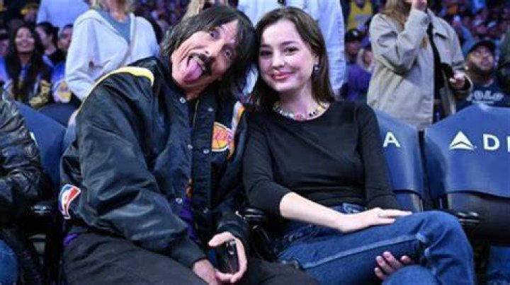 Anthony And Helena: Exploring Their Age Difference And Impact