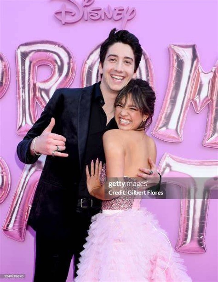 Are Milo Manheim, Peyton Elizabeth Lee Dating? See Clues! J14