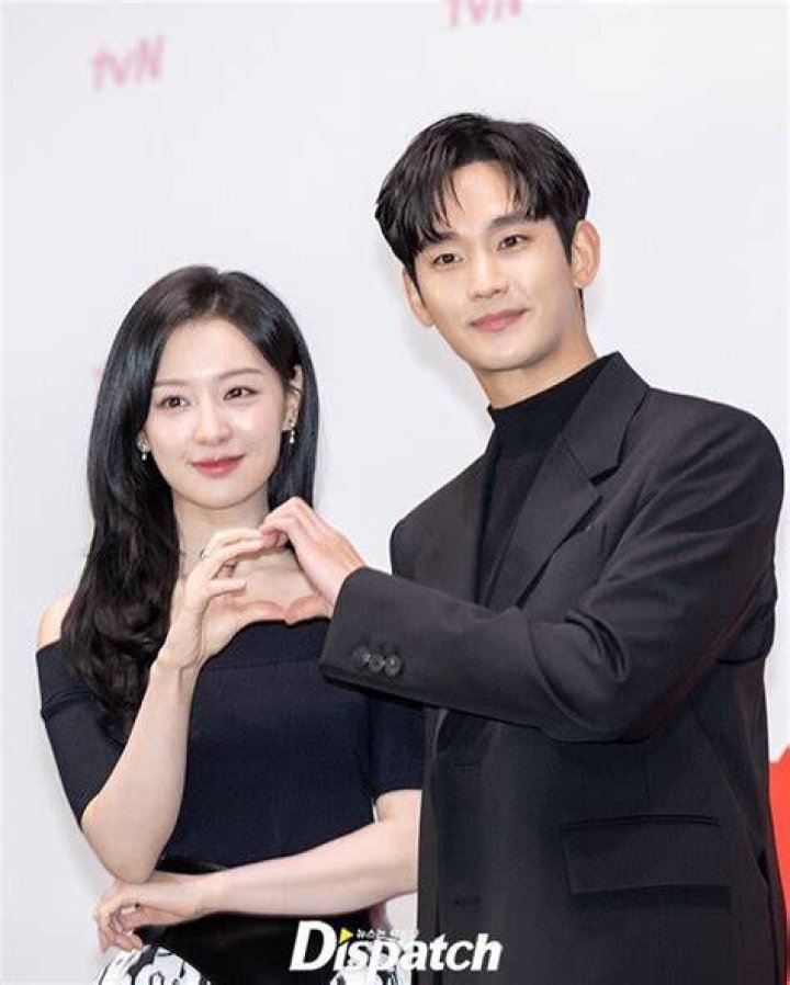 Breaking: Kim Soo-hyun And Kim Ji-won Sparks Dating Rumors