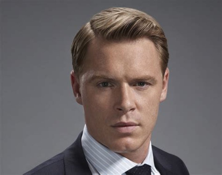 Celebrity Diego Klattenhoff HD Wallpaper