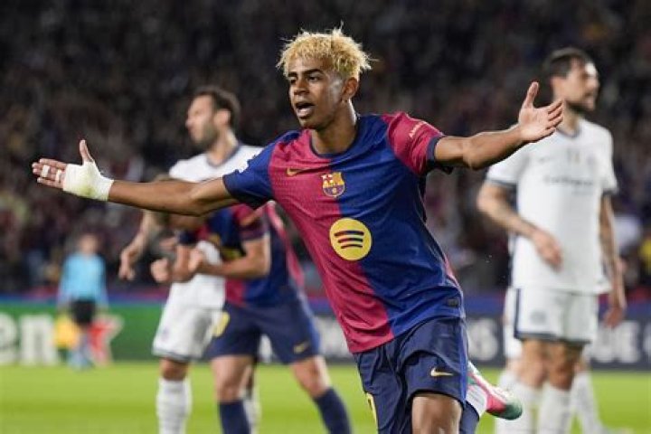 Champions League Lamine Yamal, el segundo debutante m&aacute;s joven de la
