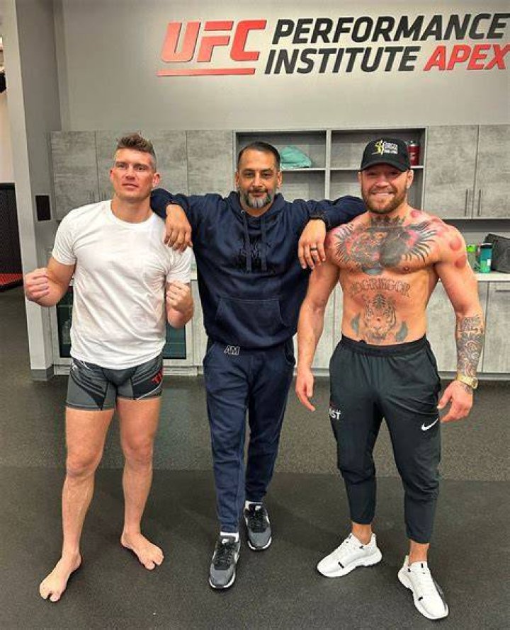 Discover The Astonishing Height Of Conor McGregor