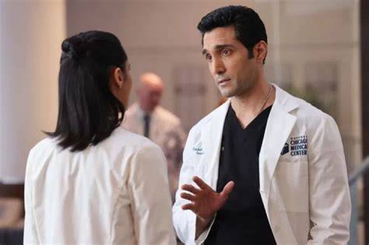 Dominic Rains Chicago med, Chicago shows, Chicago fire