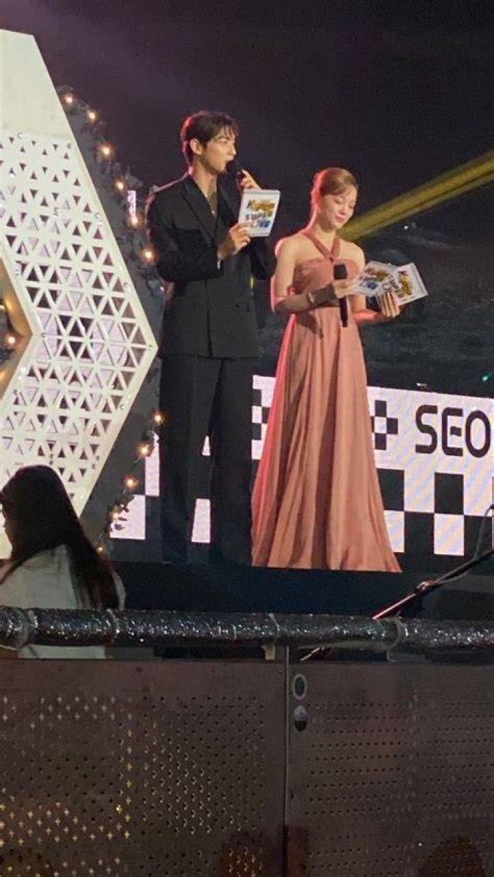 Exclusive: Kim Sejeong And Cha Eun Woo's Mysterious Relationship
