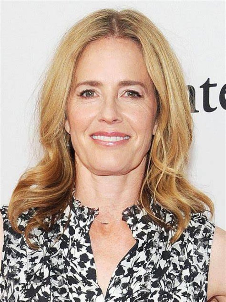 Find Elizabeth Shue's Current Residence: Exploring Her Abode