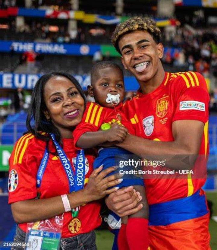 How Old Is Lamine Yamal's Daughter? - Age And Family Details
