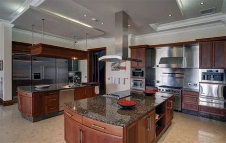 Inside Multibillionaire Patrice Motsepe&rsquo;s mansion ZA News Online