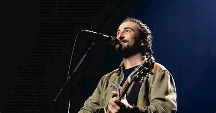 Is Noah Kahan Single - Everything You Need To Know
