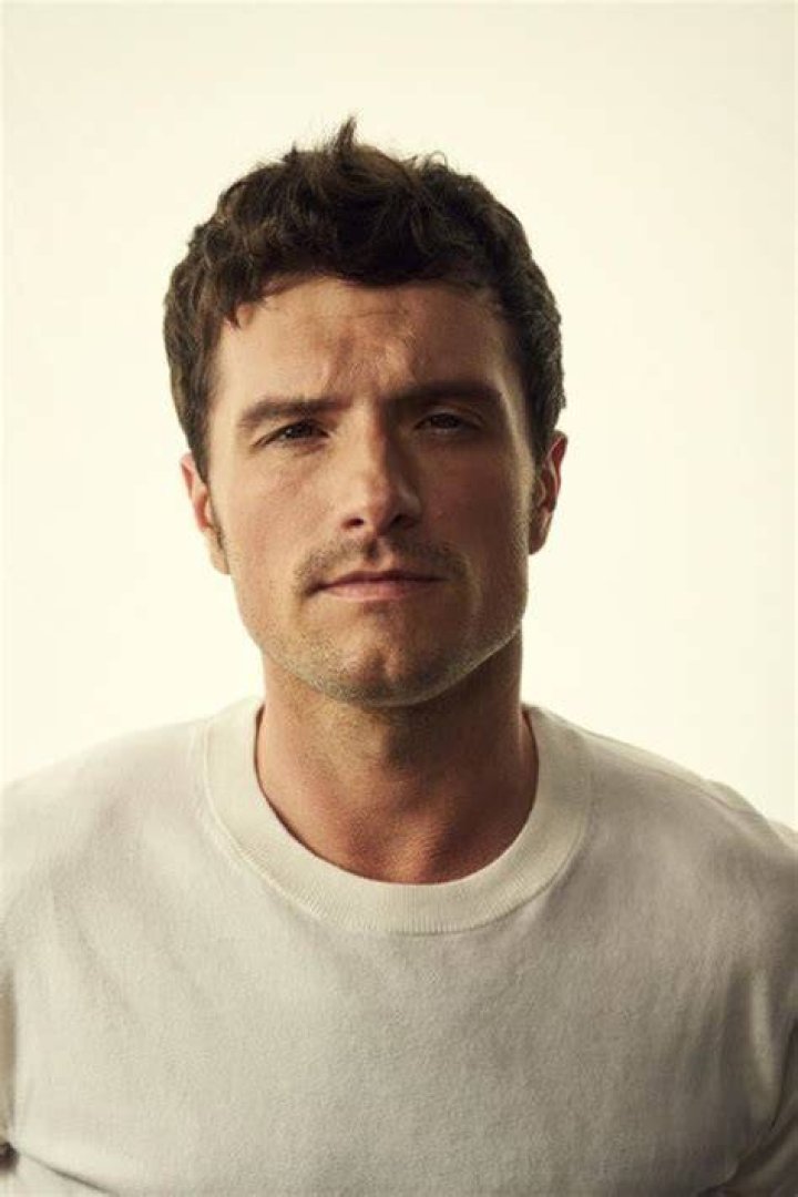 Josh Hutcherson has Long List of Dating History! Dating to Girlfriend