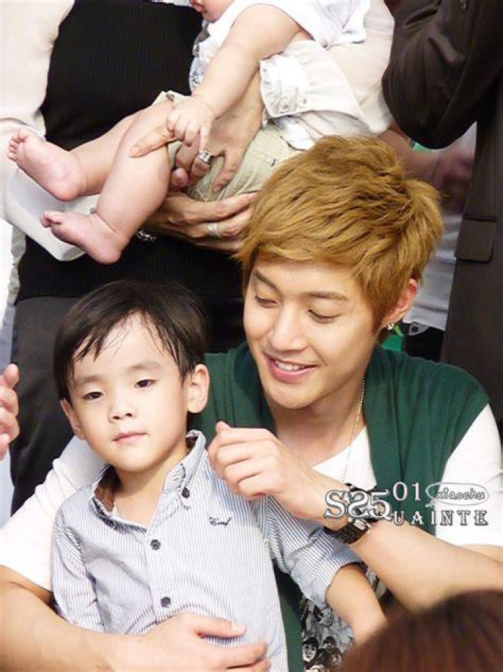 Kim Hyun Joong With His Son And His Beautiful Wife Real Life! YouTube