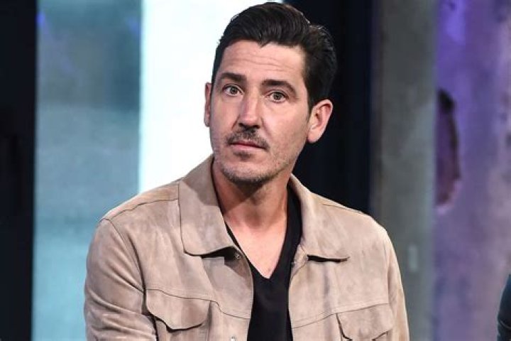 &lsquo;NKOTB&rsquo; Star Jonathan Knight Opens Up About His Secret Marriage to