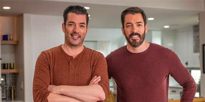 Property Brothers ' Jonathan & Drew Scott Celebrate Turning 40 'Does