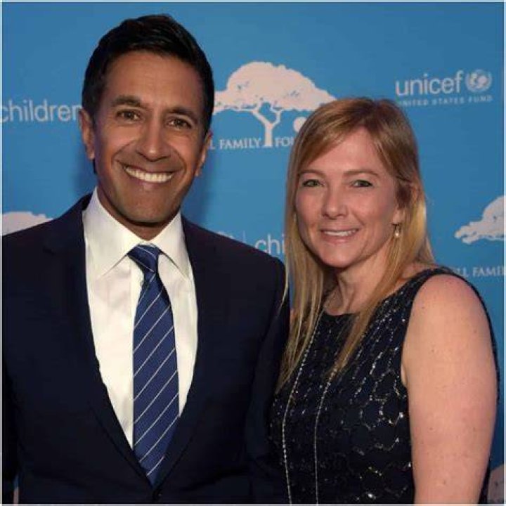 Sanjay Gupta's Wife And Daughters: A Closer Look