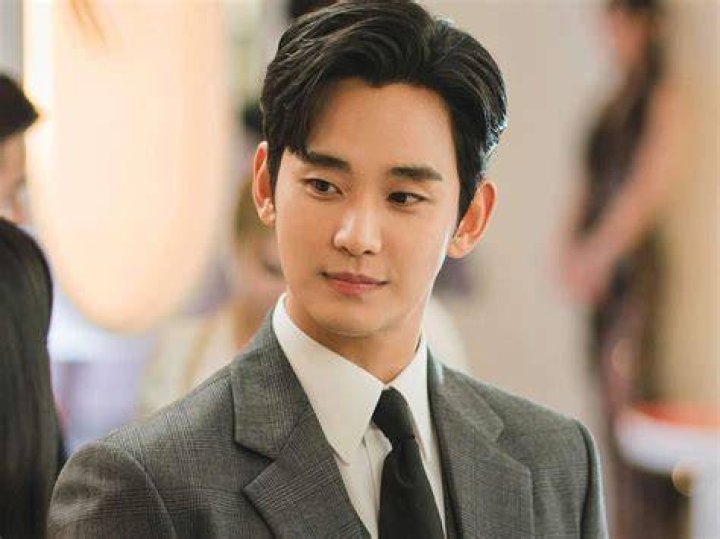 The Arrival Of A New Star: Kim Soo Hyun's Captivating Debut
