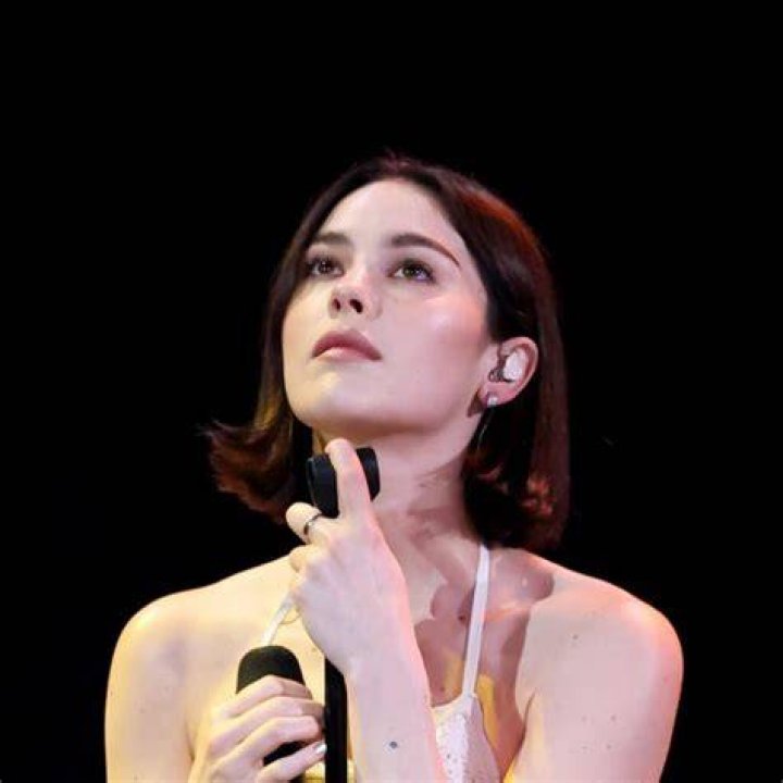 The Definitive Guide To Gracie Abrams' Age And Career Highlights