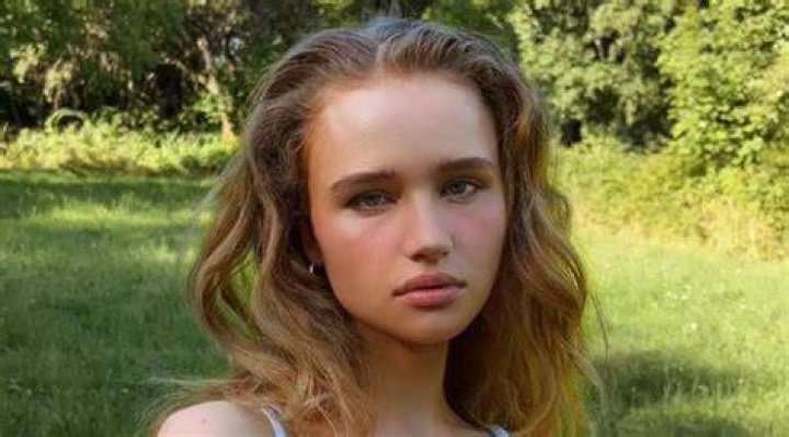 Uncover Julia Gisella's Intriguing Age