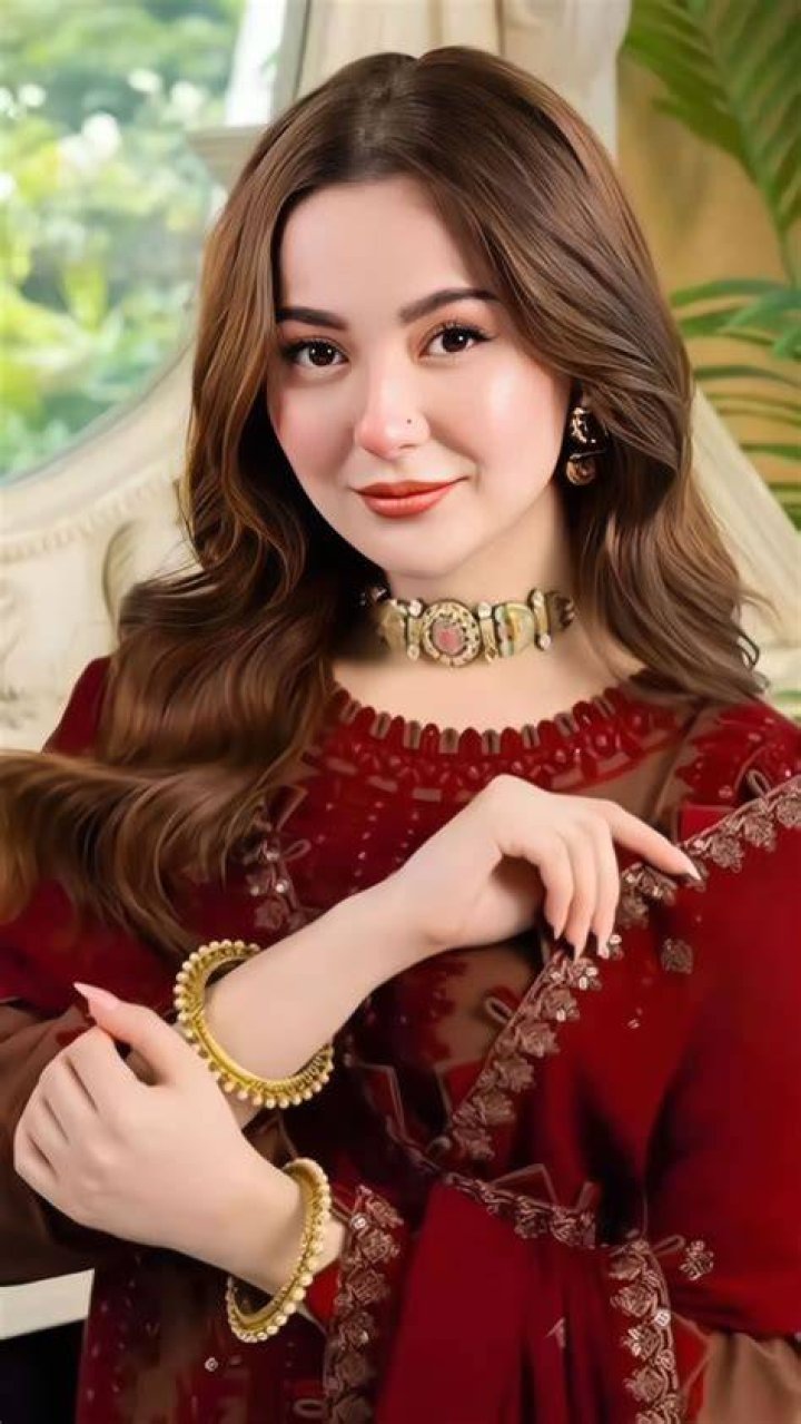 Unveiling Hania Amir's Weight: A Comprehensive Guide