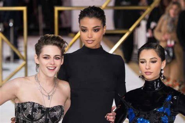 Unveiling Legendary Trios: Groups Of 3 Famous